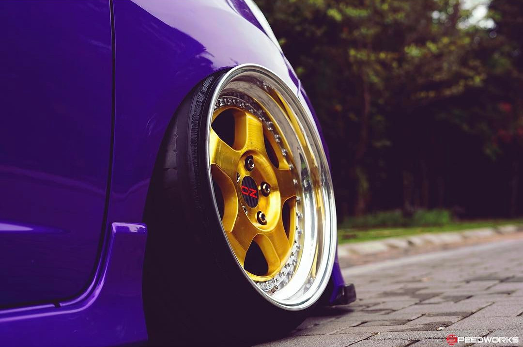 Modifikasi Honda Jazz RS Violet Pemasangan Roda dan Velg
